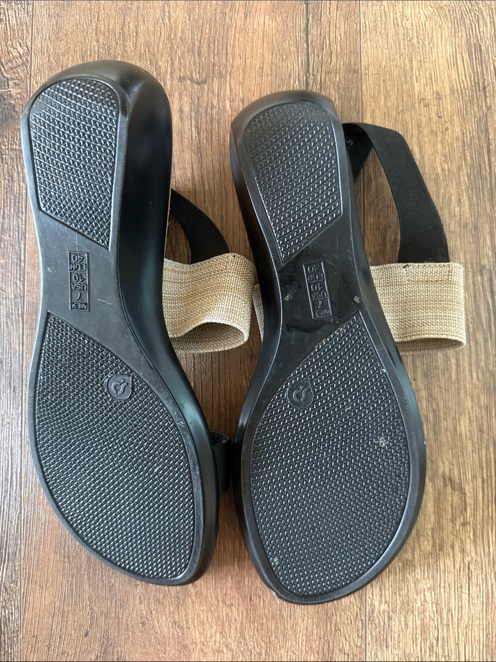 CHARLESTON SHOE CO. Cooper Low Wedge Size 10 Sandals Black/Linen - Picture 7 of 7